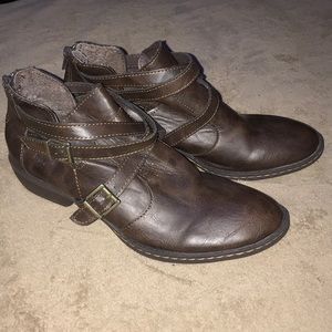 Brown ankle boots with buckles